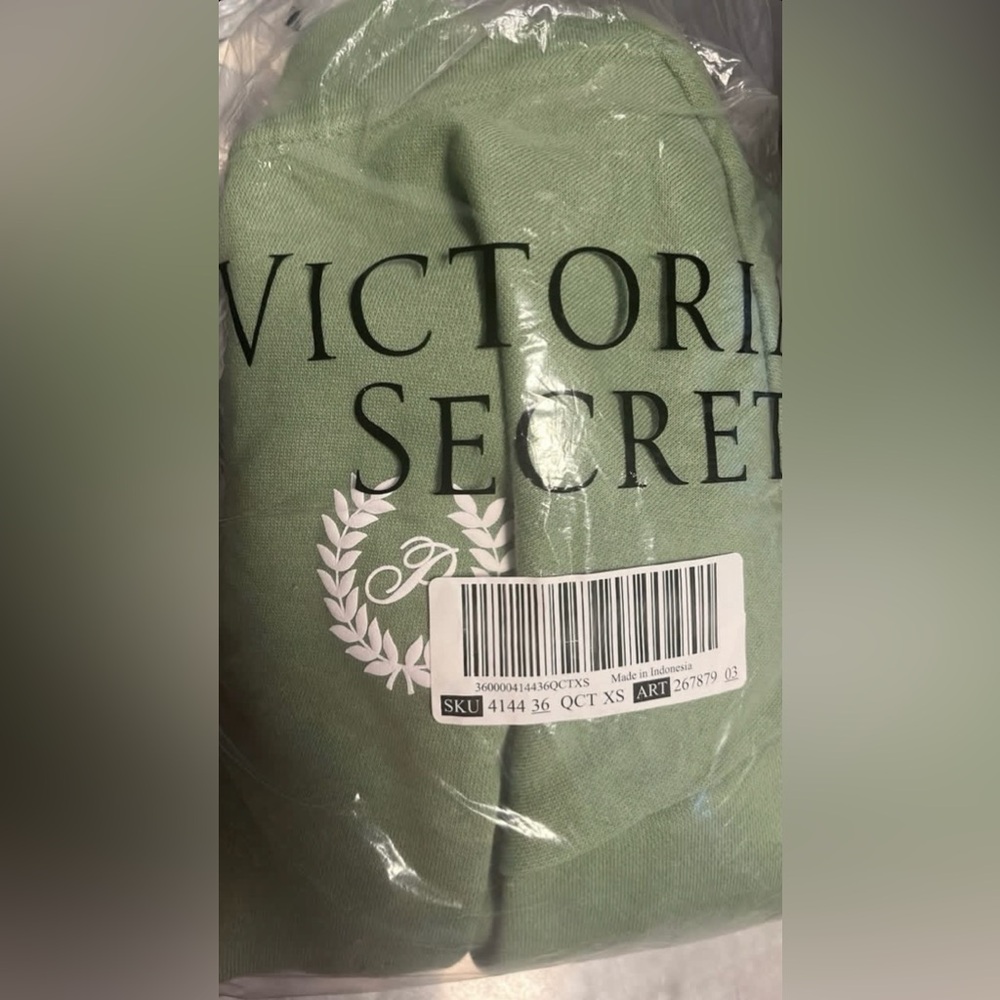 Victoria’s Secret logo Green Hooded Sweater - Picture 5 of 6